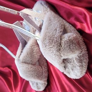 BCBGeneration Soffi Fur Slippers in BLUSH (pink). SZ 10